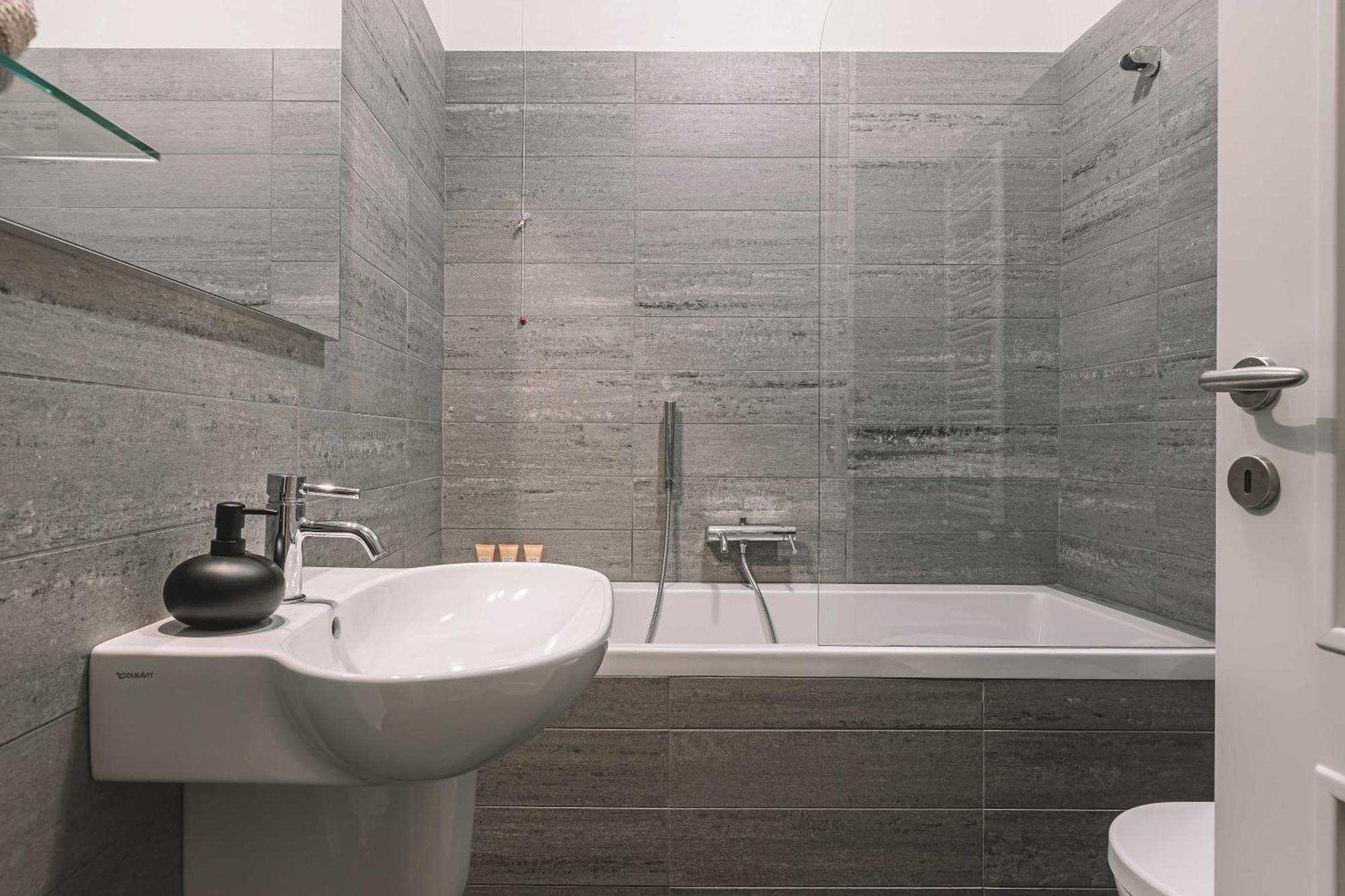 Tergesteo Adriatic Suite Триест Екстериор снимка
