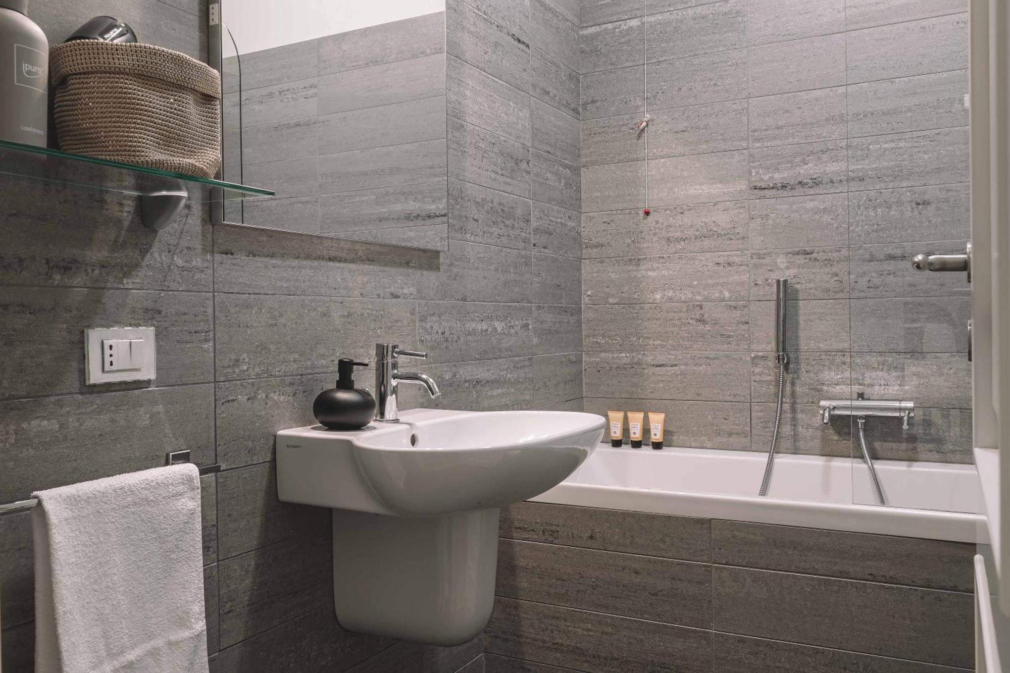 Tergesteo Adriatic Suite Триест Екстериор снимка